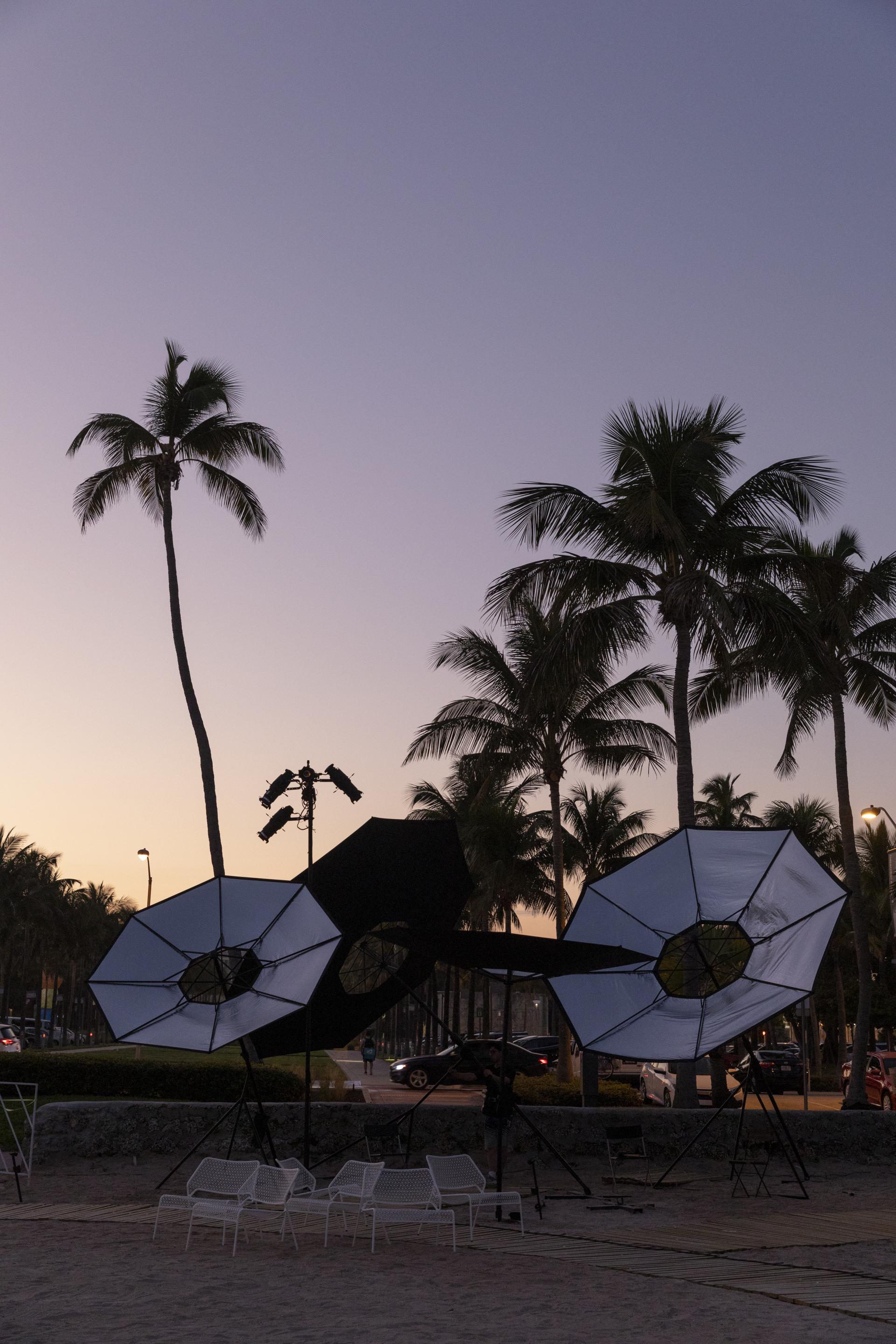 Aerocene Albedo, 2018
Installation view on the occasion of ‘Audemars Piguet presents Tomás Saraceno for Aerocene’ at Art Basel Miami 2018.
Courtesy Aerocene Foundation. Image by Aerocene Foundation licensed under the open-source Creative Commons CC BY-SA 4.0.