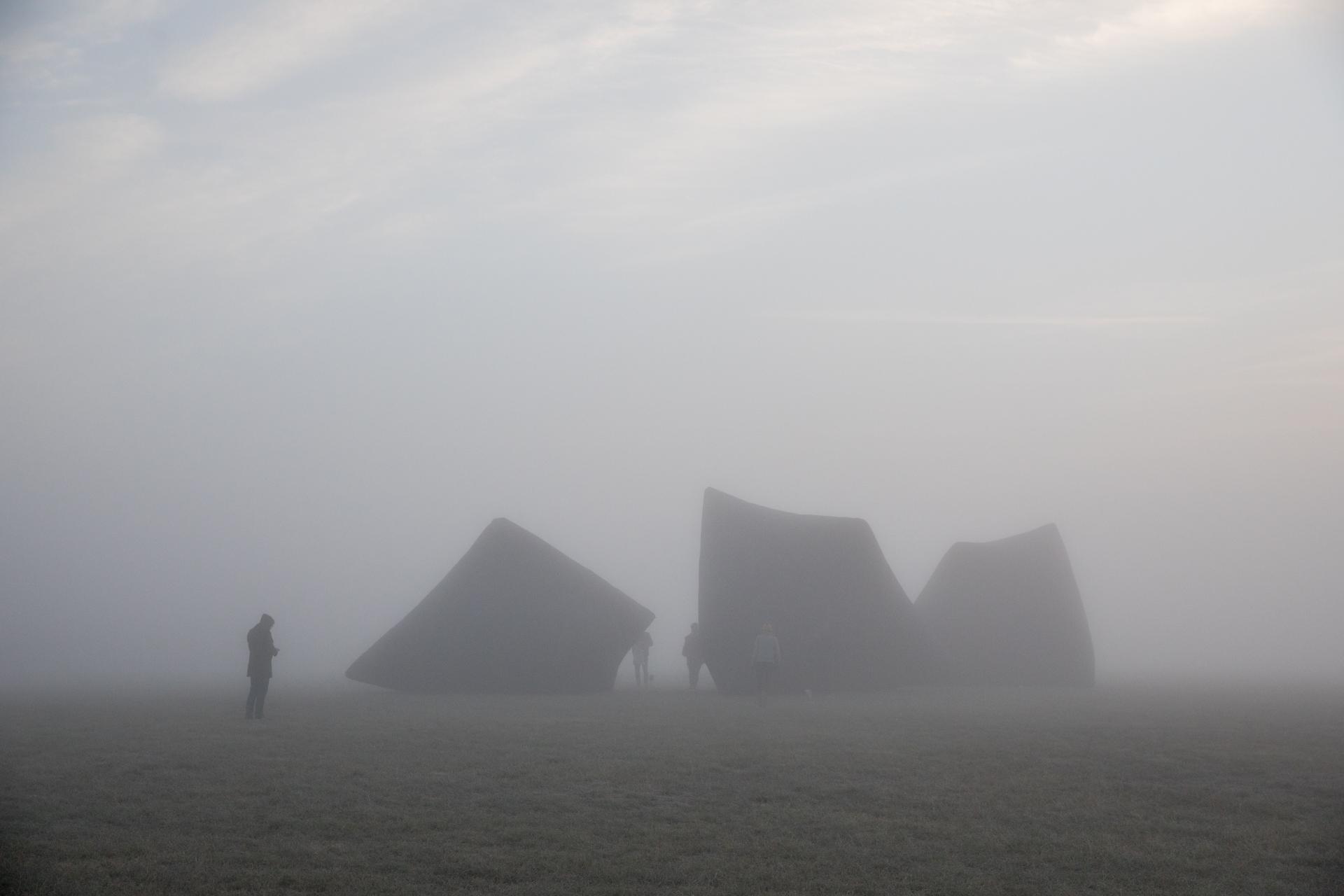 Aerocene flight in Vallée du Loing in Moret-Loing-et-Orvanne in France, 2 hours outside of Paris, 7.30am